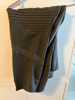 Women's moto leggings B25